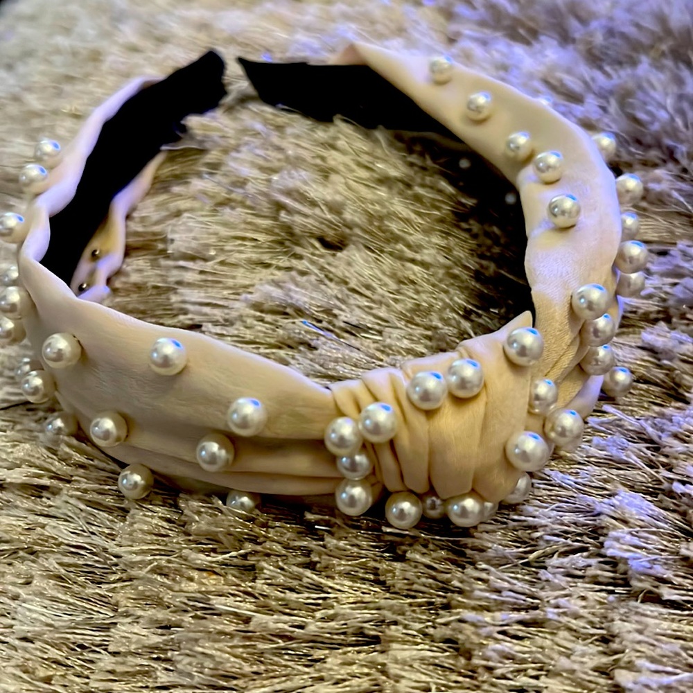 Beautiful Ivory Pearl Headband
